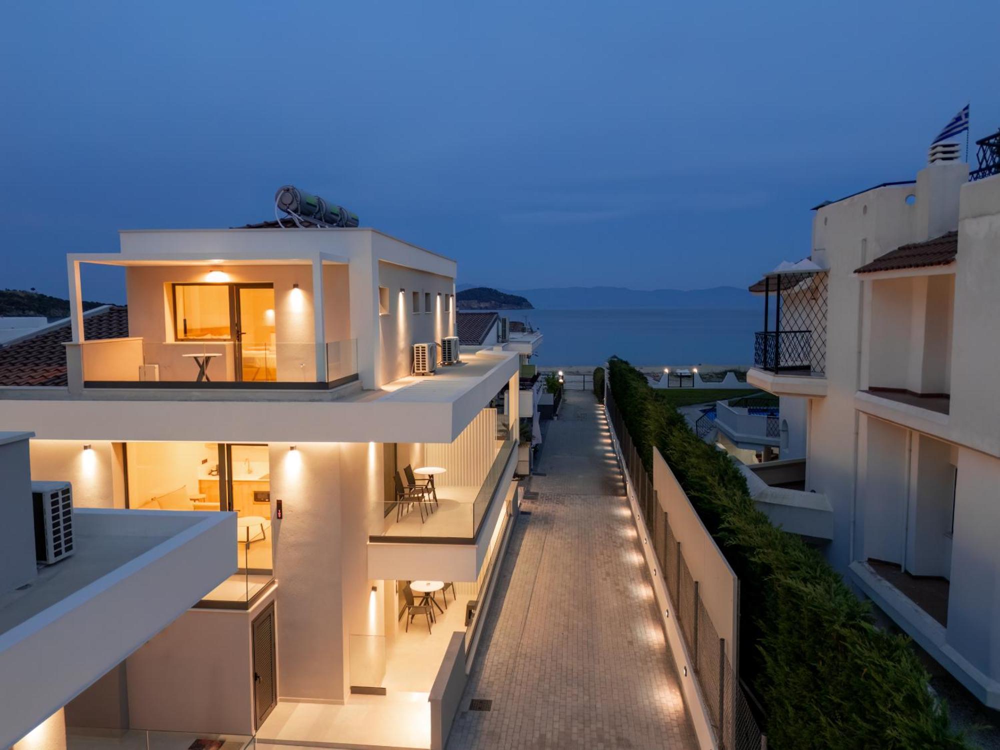 Sealuxe Living Aparthotel Nea Iraklitsa Exterior photo